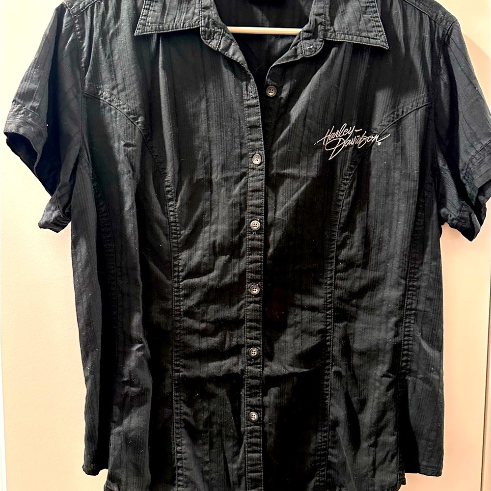 (((Black))) Harley Davidson Button Up Pet friendly home - good condition